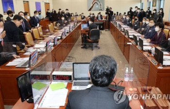 '방송법 개정안' 본회의 직회부 요구안 野단독 의결…與 불참
