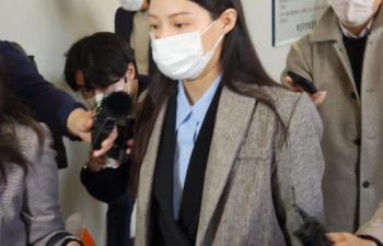 조민 "아는대로 성실히 임할 것"…부산대 입학취소 재판 출석