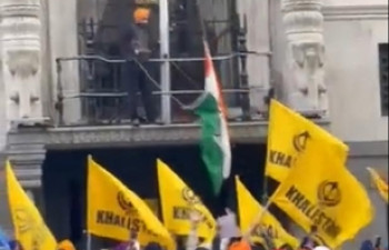 시크분리주의자, 런던印대사관 국기 끌어내려…印, 英에 항의
