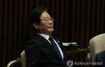 '수임료 대납 의혹' 변호사, 이재명 변호인단 사임