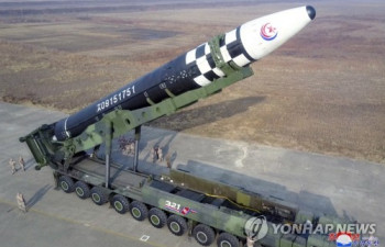 [속보] 북한 "어제 ICBM '화성-17형' 발사훈련"…김정은 지도