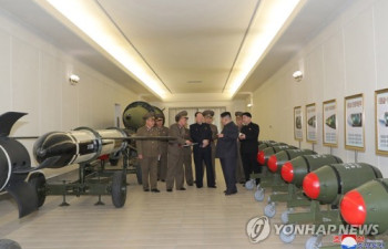 北, 어제 핵공중폭발 시범사격…전술핵탄두 전격 공개