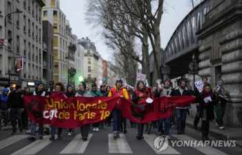佛연금개혁 반대 9차 시위…'의회 패싱' 여파로 규모 더 커질 듯