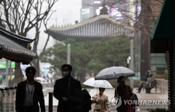 [날씨] 전국 구름 많고 곳곳 빗방울…서울 낮 최고 12도
